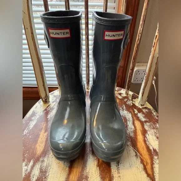 Hunter shorter rain boots size 8 gray Interior Logo Detail Rain Boot - Picture 1 of 10